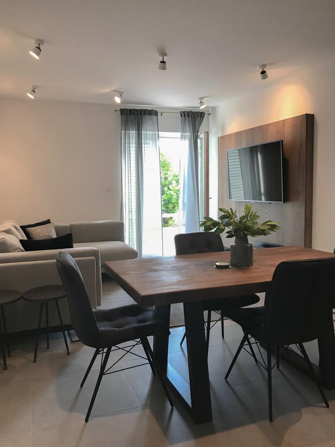 חוואר Apartments Melani Hvar מראה חיצוני תמונה