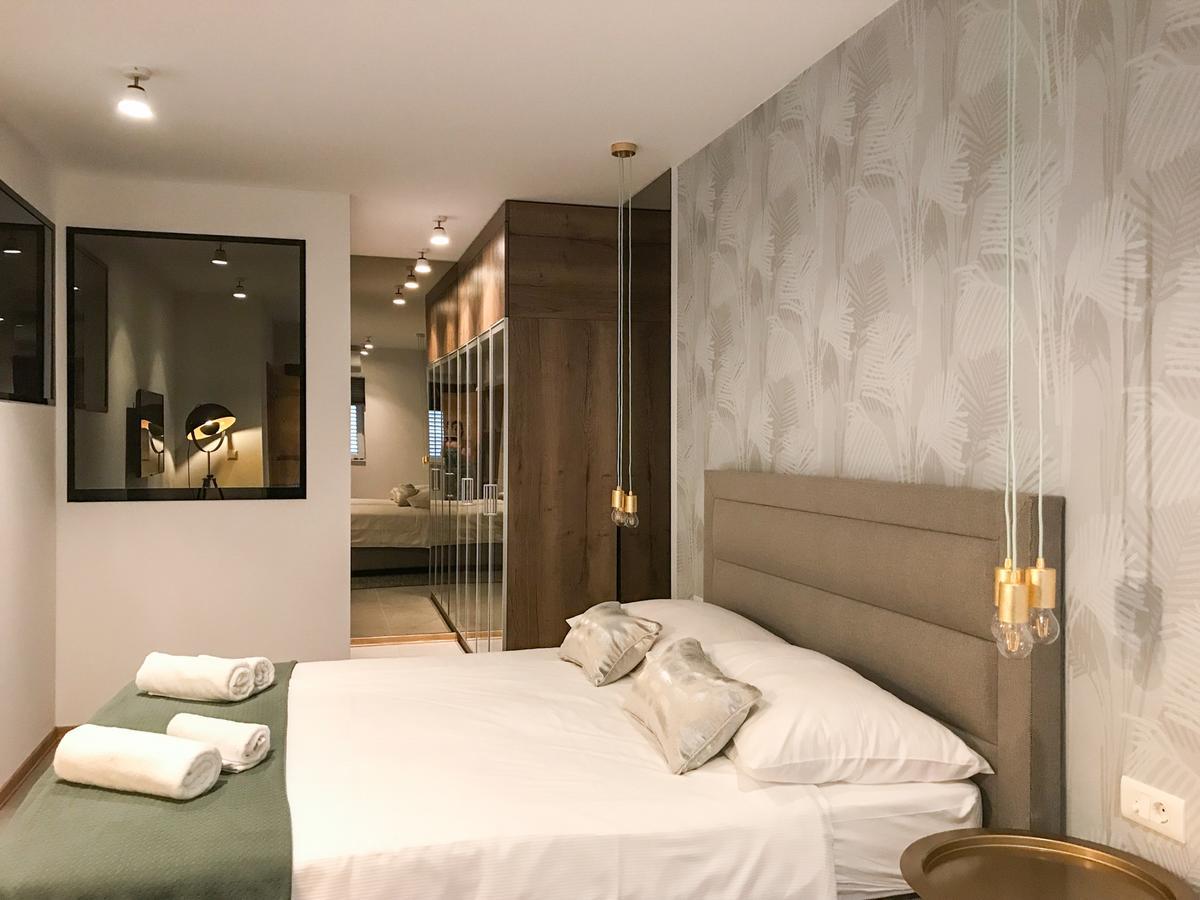 חוואר Apartments Melani Hvar מראה חיצוני תמונה